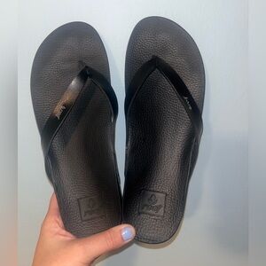 REEF black womens size 8 sandal